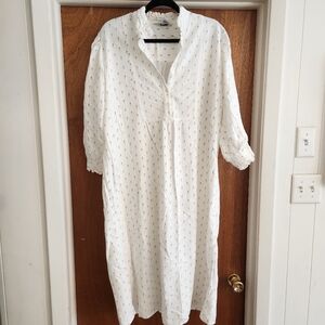 Women's M Flannel Night Gown Jilandre Long White w/ Roses Button top Cotton VTG